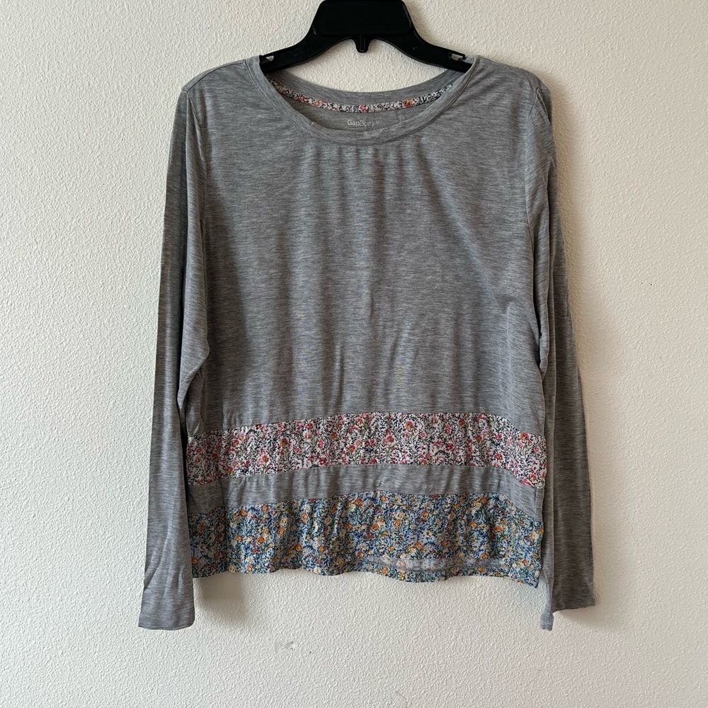 Gap Long sleeve Gray /Floral Women Top M